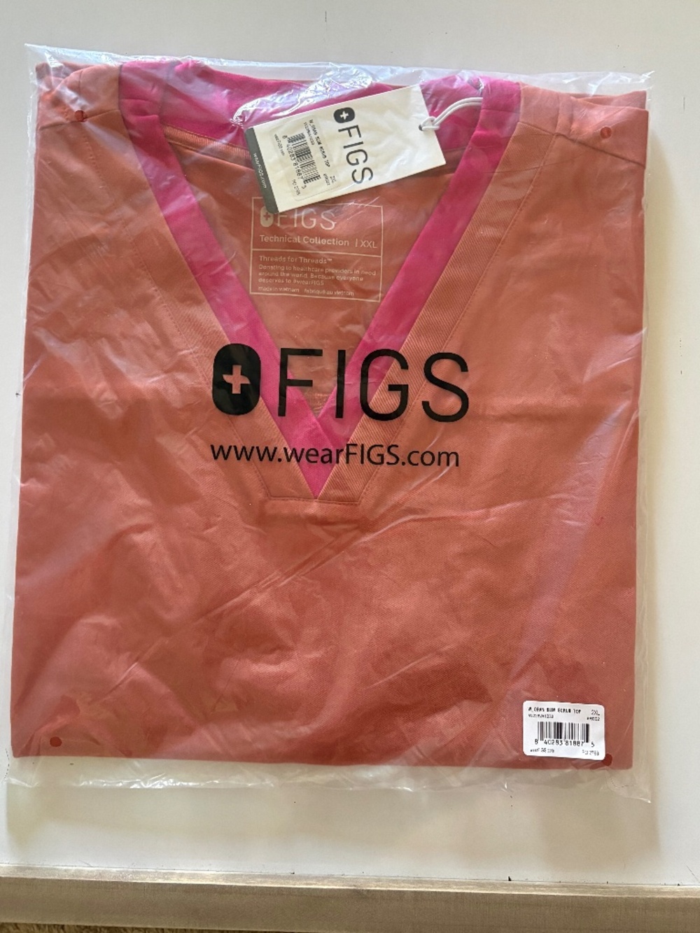 ORAN Slim Scrub Top FIGs NWT
